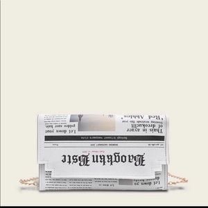 NWOT 💖 Newspaper Print Chain Bag